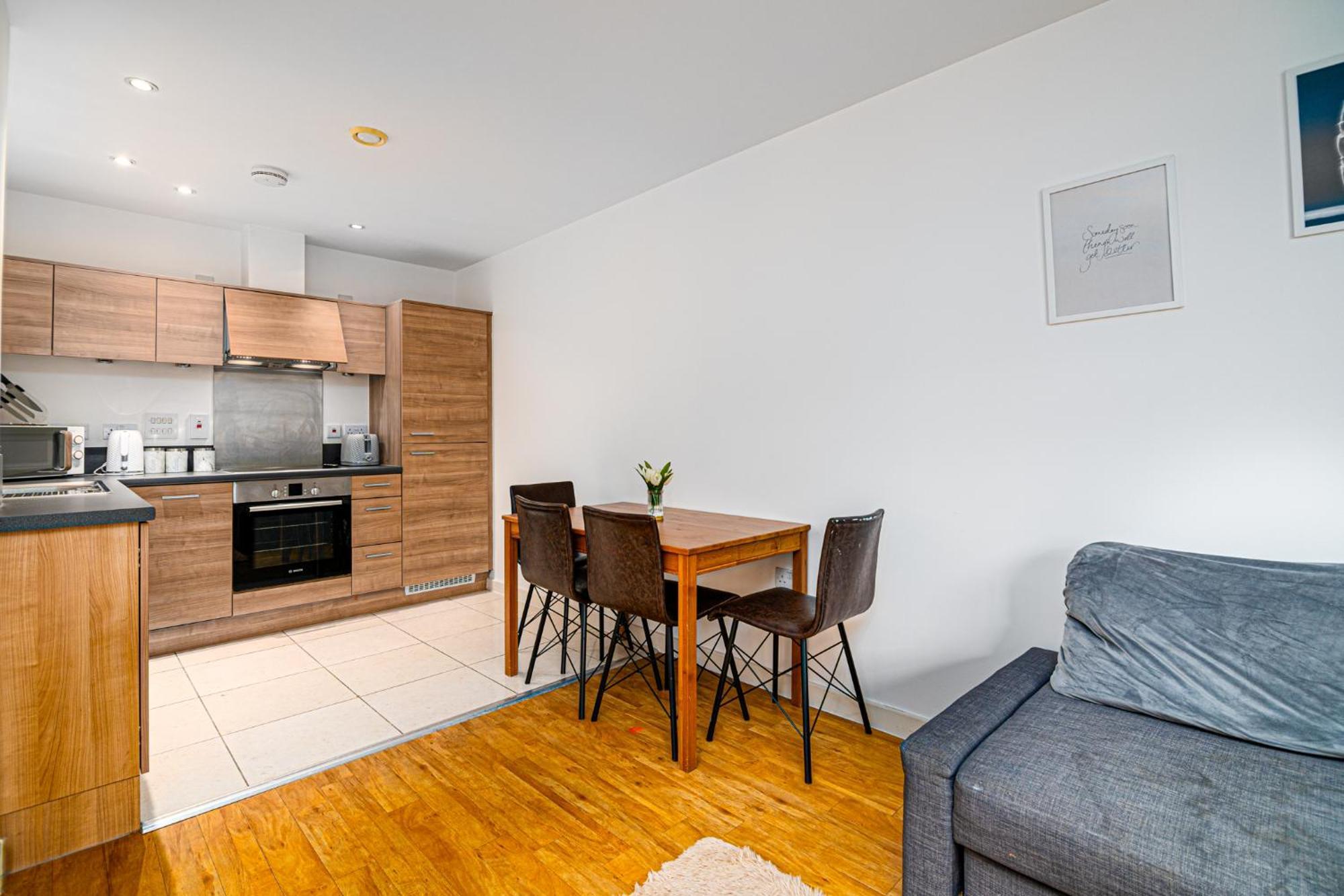 Zenith Hub Apartment London Ngoại thất bức ảnh
