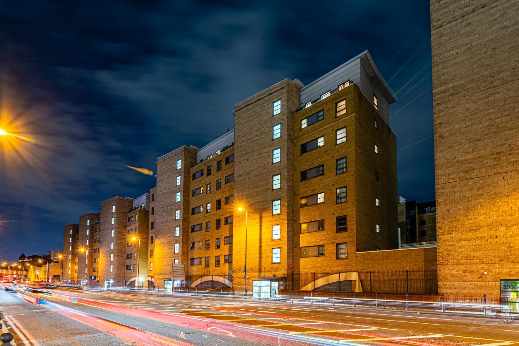 Zenith Hub Apartment London Ngoại thất bức ảnh