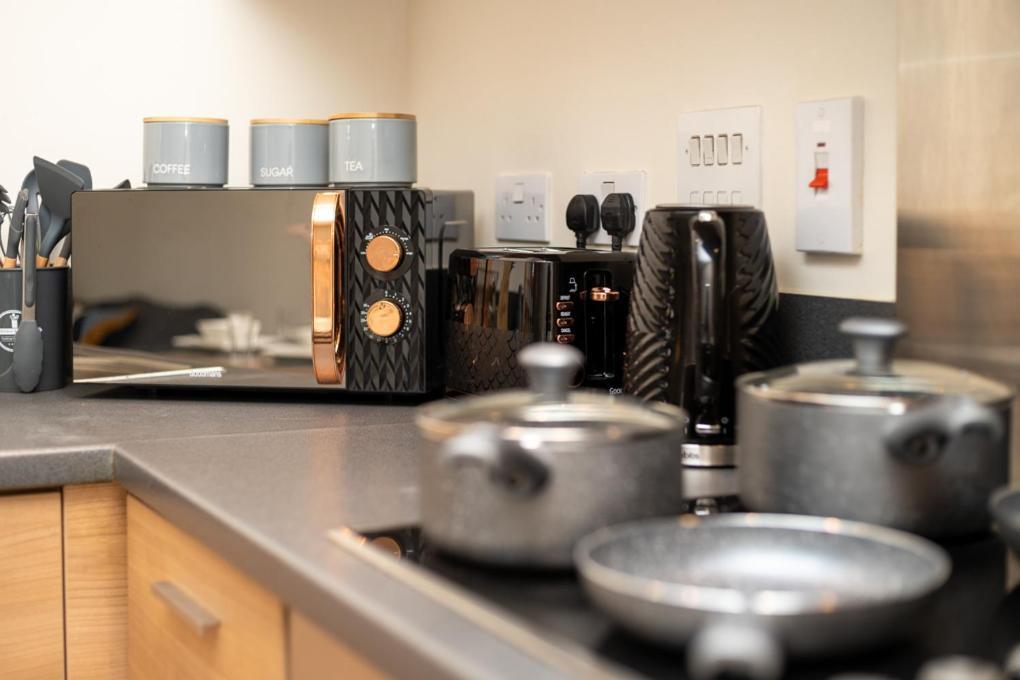 Zenith Hub Apartment London Ngoại thất bức ảnh