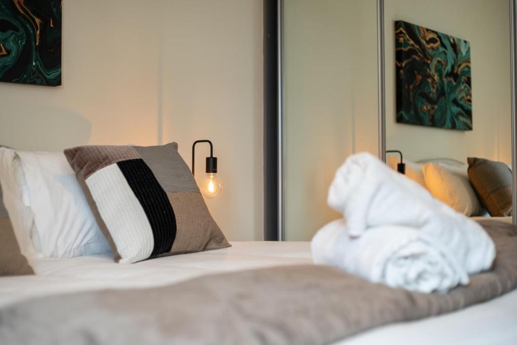 Zenith Hub Apartment London Ngoại thất bức ảnh