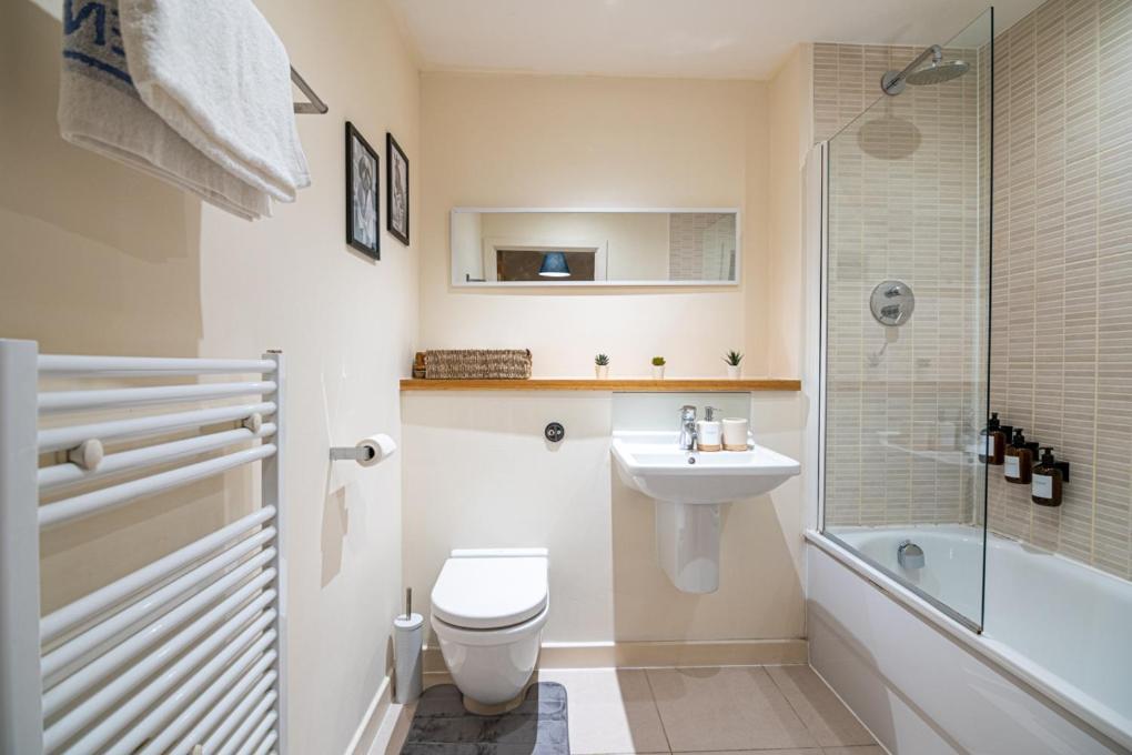 Zenith Hub Apartment London Ngoại thất bức ảnh