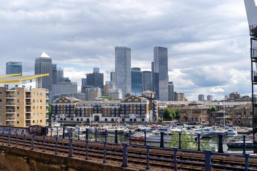 Zenith Hub Apartment London Ngoại thất bức ảnh
